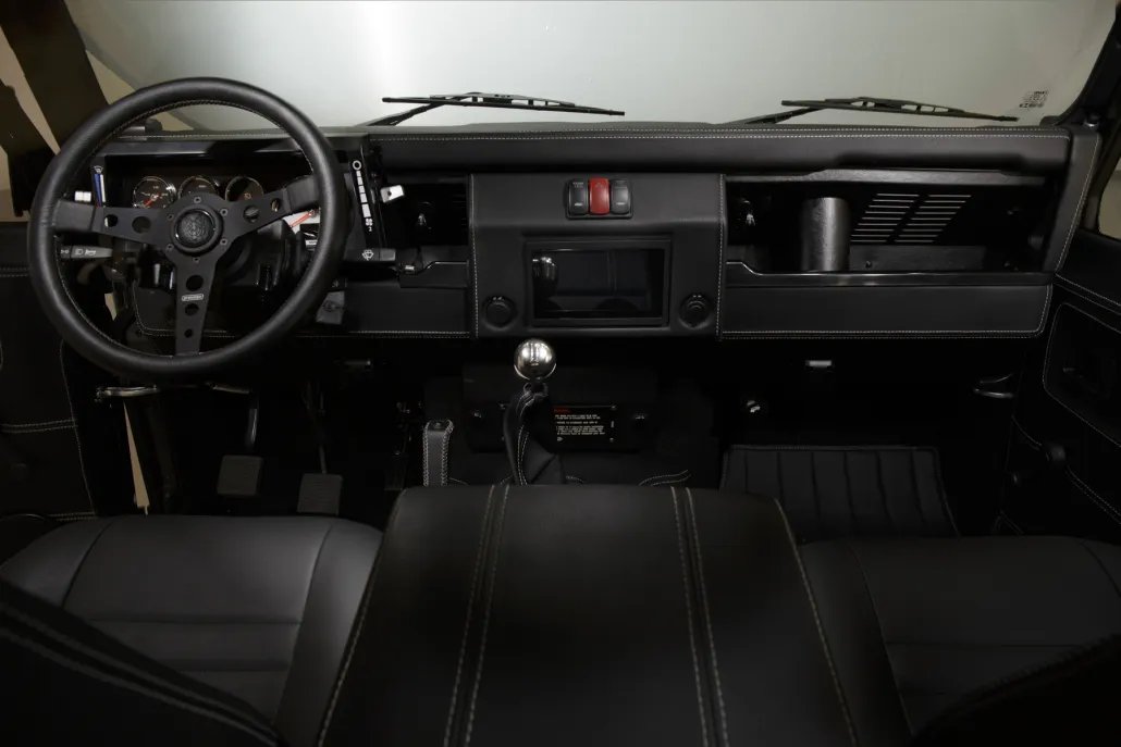 Land Rover Defender Andorra restored by Costa Motor — cockpit