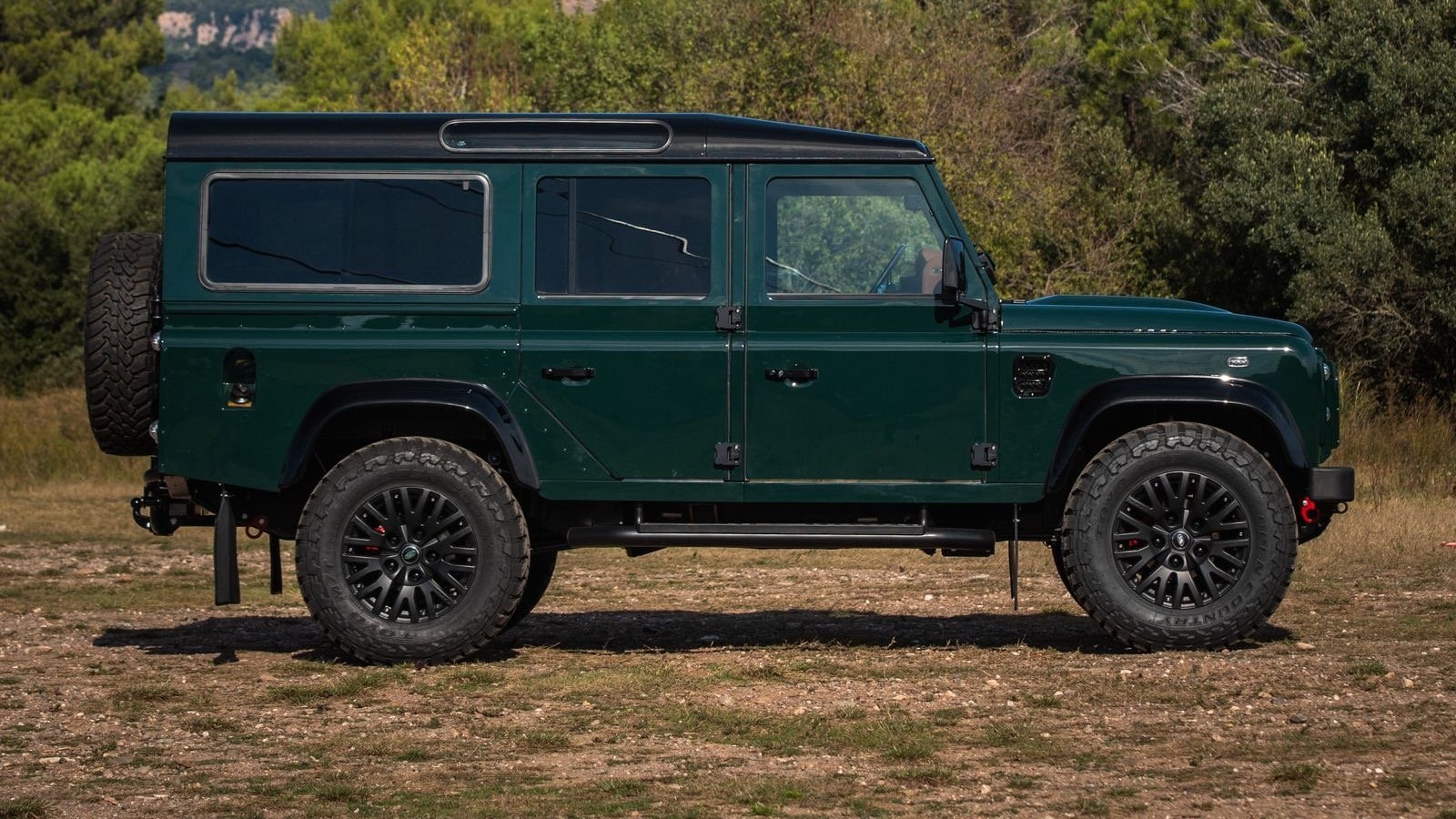 Land Rover Defender Falcon — Costa Motor