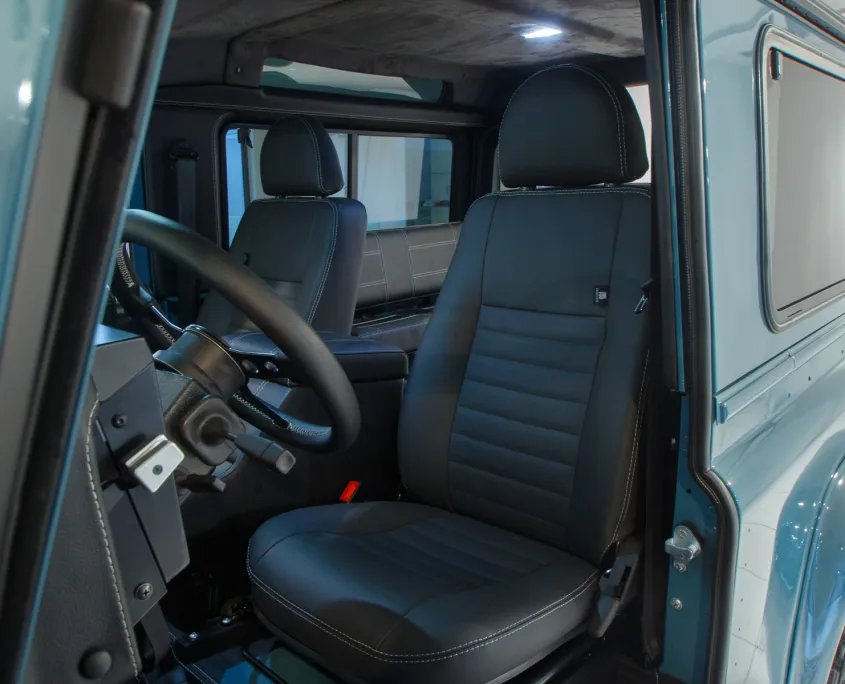 Land Rover Defender Formentera restored by Costa Motor — cockpit alt