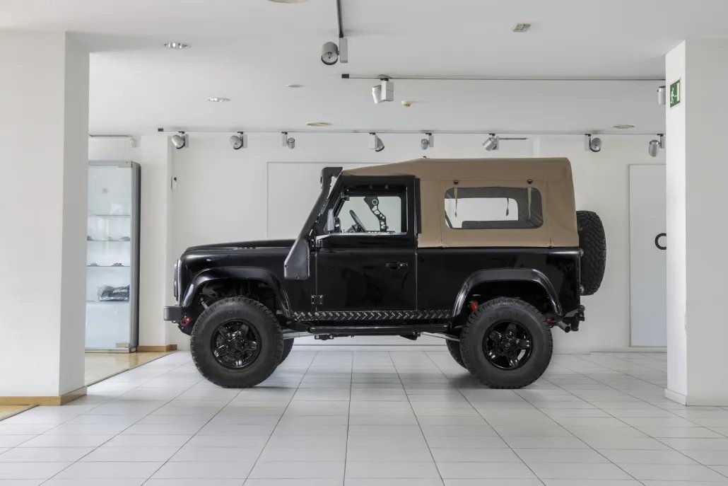 Land Rover Defender Kai restored by Costa Motor — side