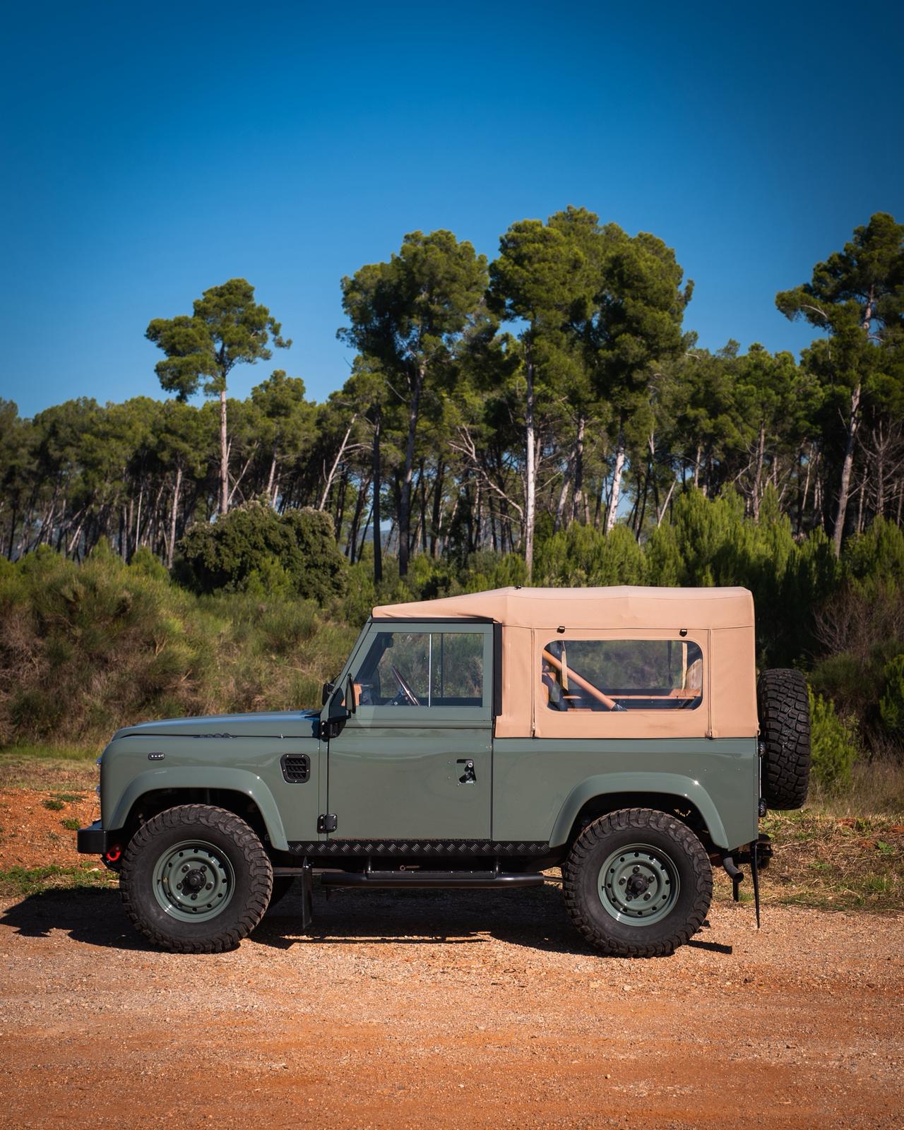 Land Rover Defender Lisboa restored by Costa Motor — side
