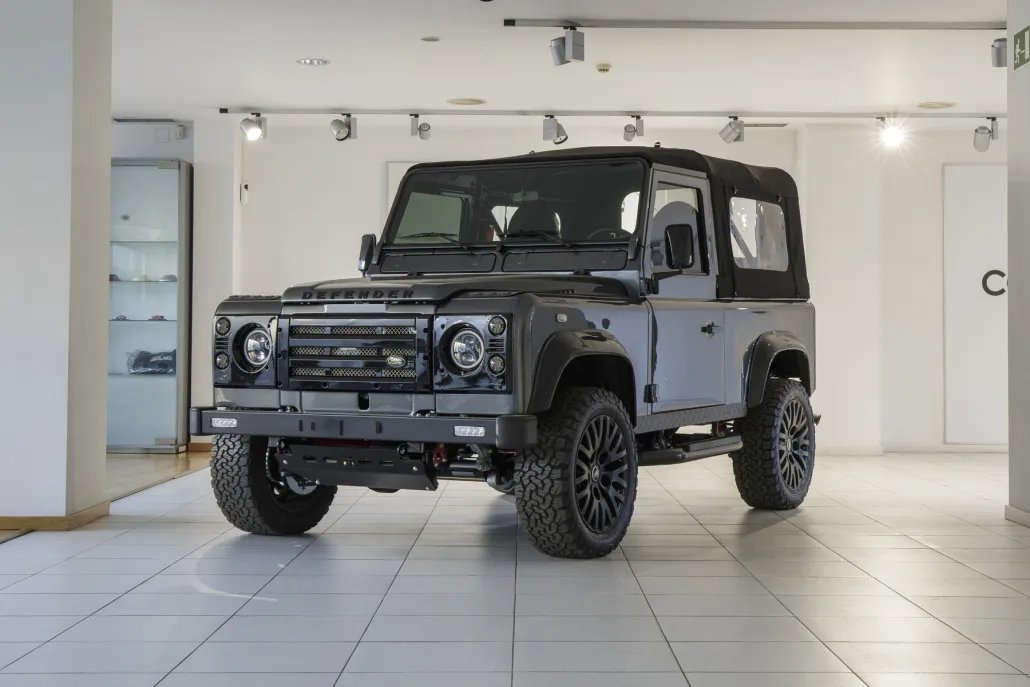 Land Rover Defender Zeus restored by Costa Motor — front quarter