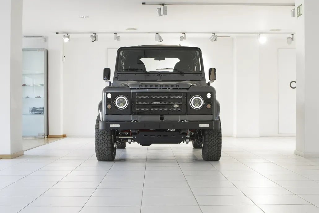 Land Rover Defender Zeus restored by Costa Motor — front